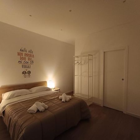 Dimora Crispi 70 Apartment Бари Екстериор снимка