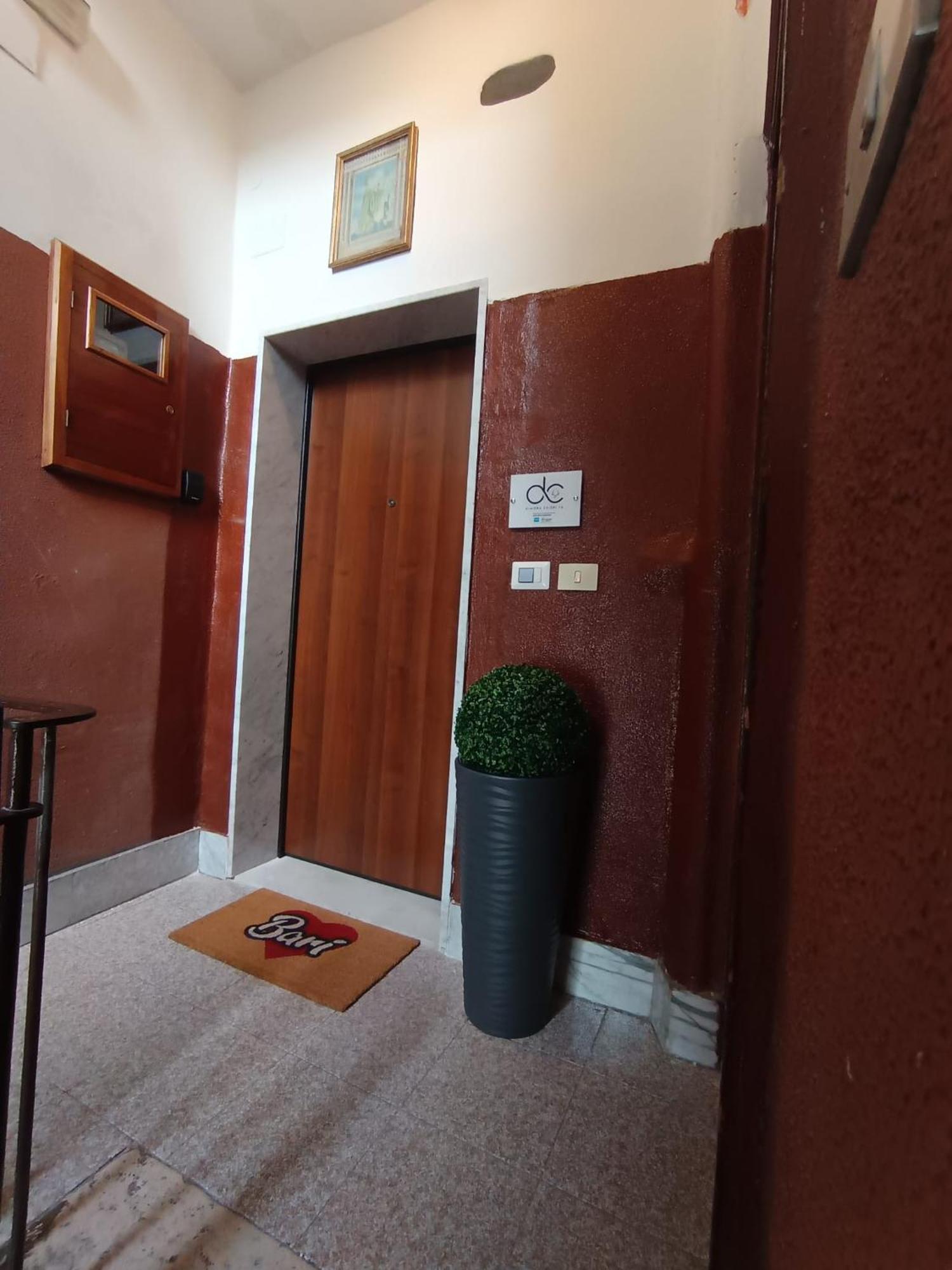 Dimora Crispi 70 Apartment Бари Екстериор снимка